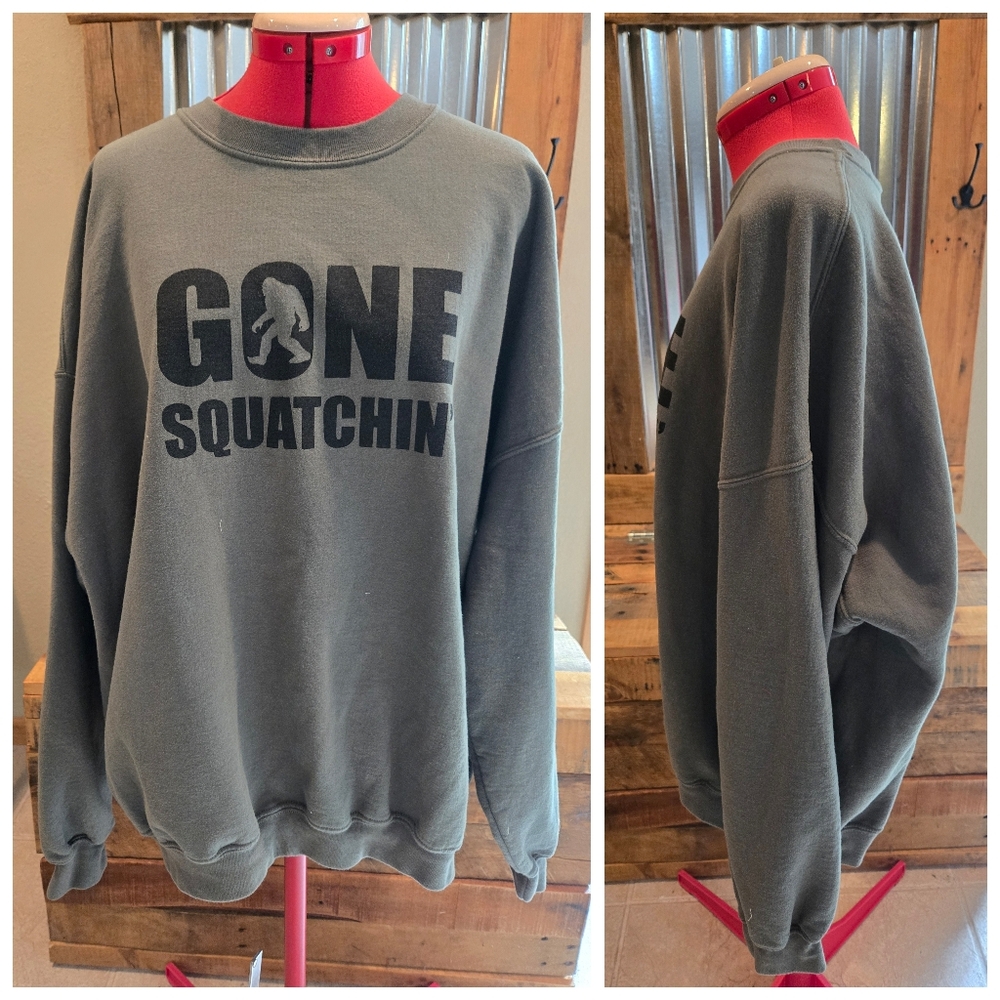 "Gone Squatchin" Sweatshirt Mens 3XL Olive Green Pullover Sasquatch